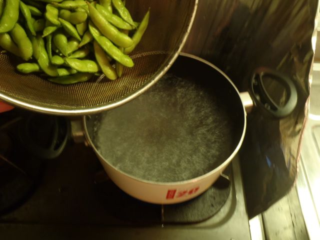 http://village-diary.com/blog/japanese_cuisine/pict/140719edamame11.jpg