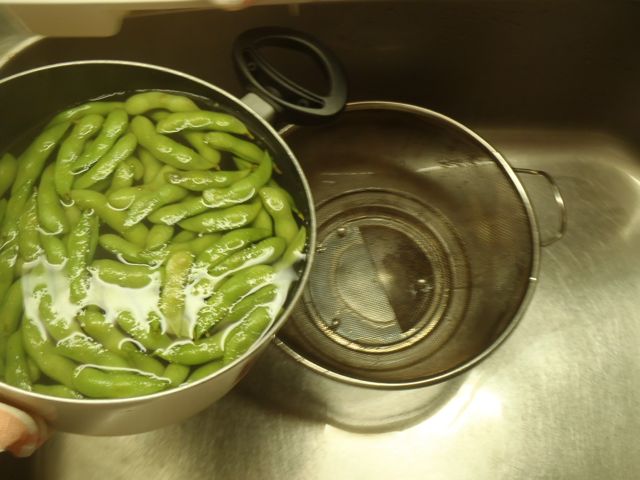 http://village-diary.com/blog/japanese_cuisine/pict/140719edamame15.jpg